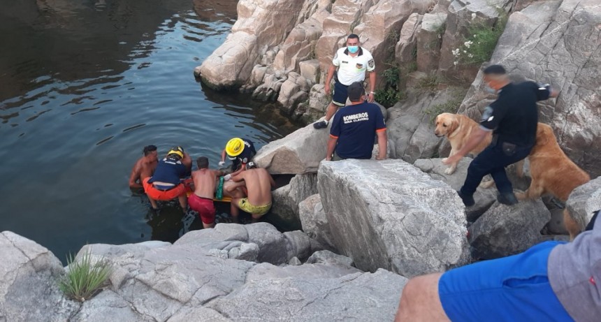 Turista lesionado al arrojarse al agua