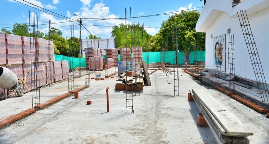 Obras de ampliación del centro de salud y cordón cuneta