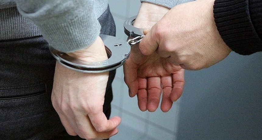 Dos personas detenidas por disturbios en la vía pública