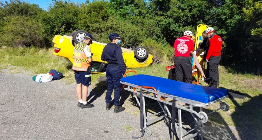 Vuelco de un taxi en las Altas Cumbres
