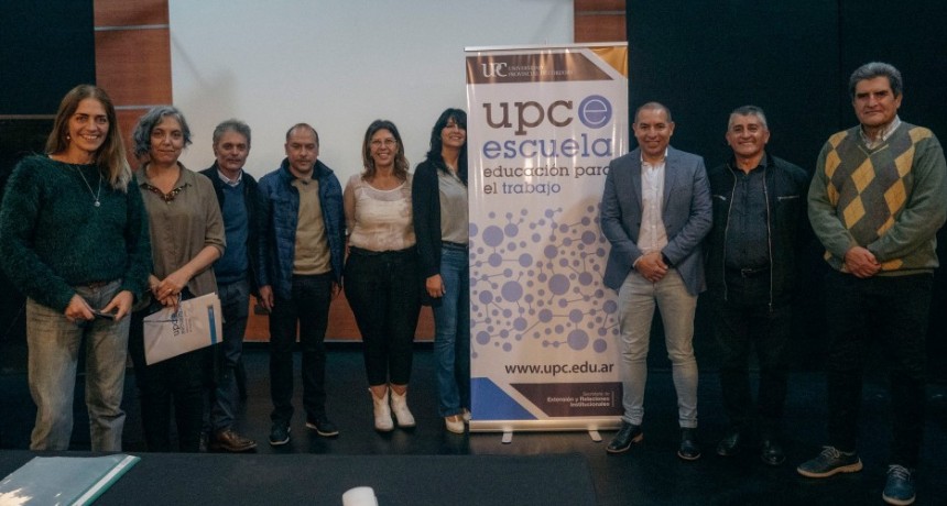 Firma de convenios para capacitación universitaria