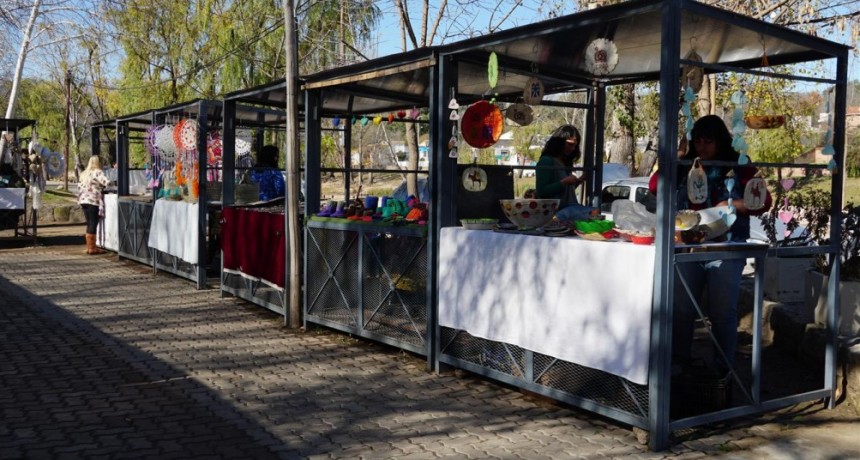 Ecoferia temática en el marco del mes del nacimiento respetado