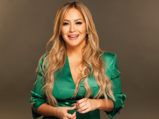 LA PRINCESITA EN MINA CLAVERO: Llega Karina a un Sunset Imperdible para Traslasierra