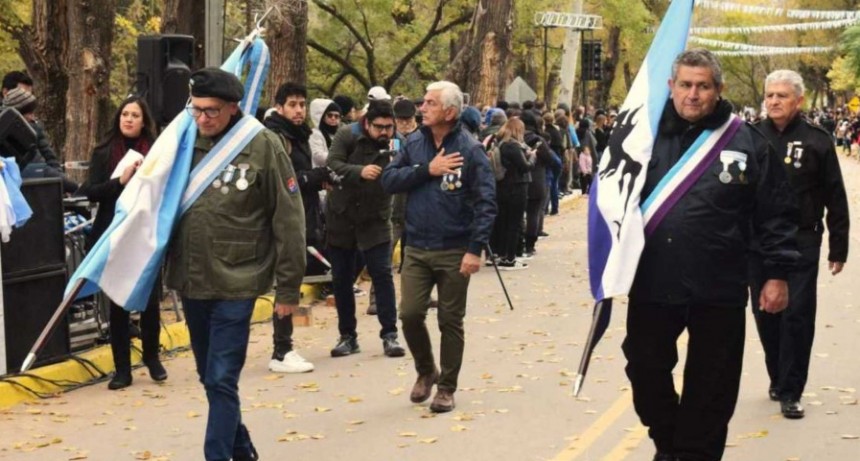  215º ANIVERSARIO DE LA PATRIA