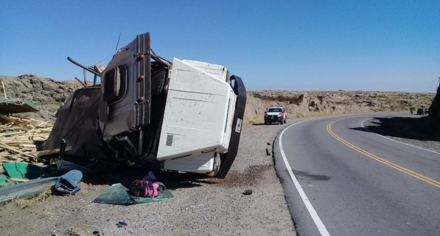 Vuelco de un camión en las Altas Cumbres