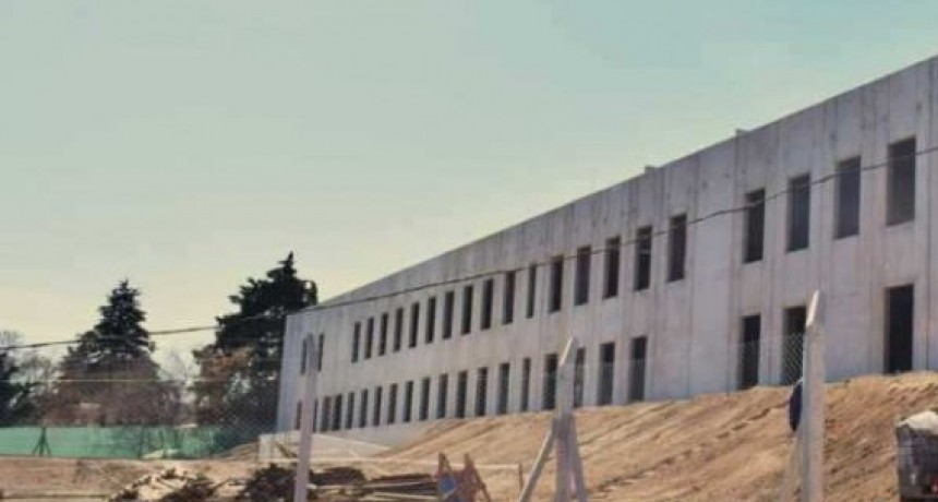 AVANZA LA OBRA DE LA UPC: Autoridades provinciales visitaron la obra de la sede Mina Clavero
