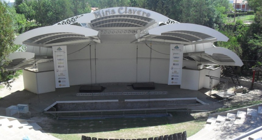 Fiesta de la primavera en el anfiteatro municipal