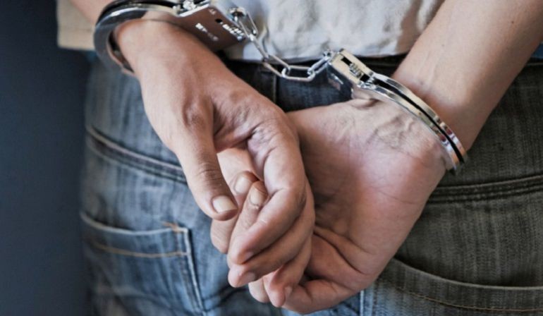 Detenido por desobediencia a la autoridad