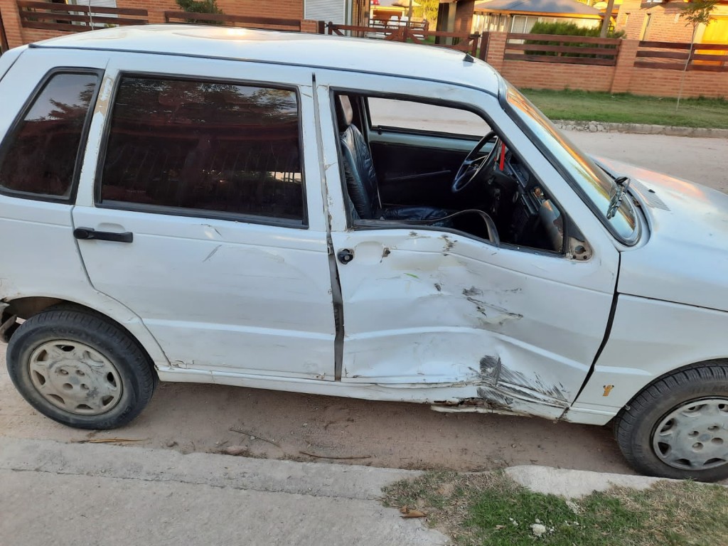 Accidente entre una moto y un auto
