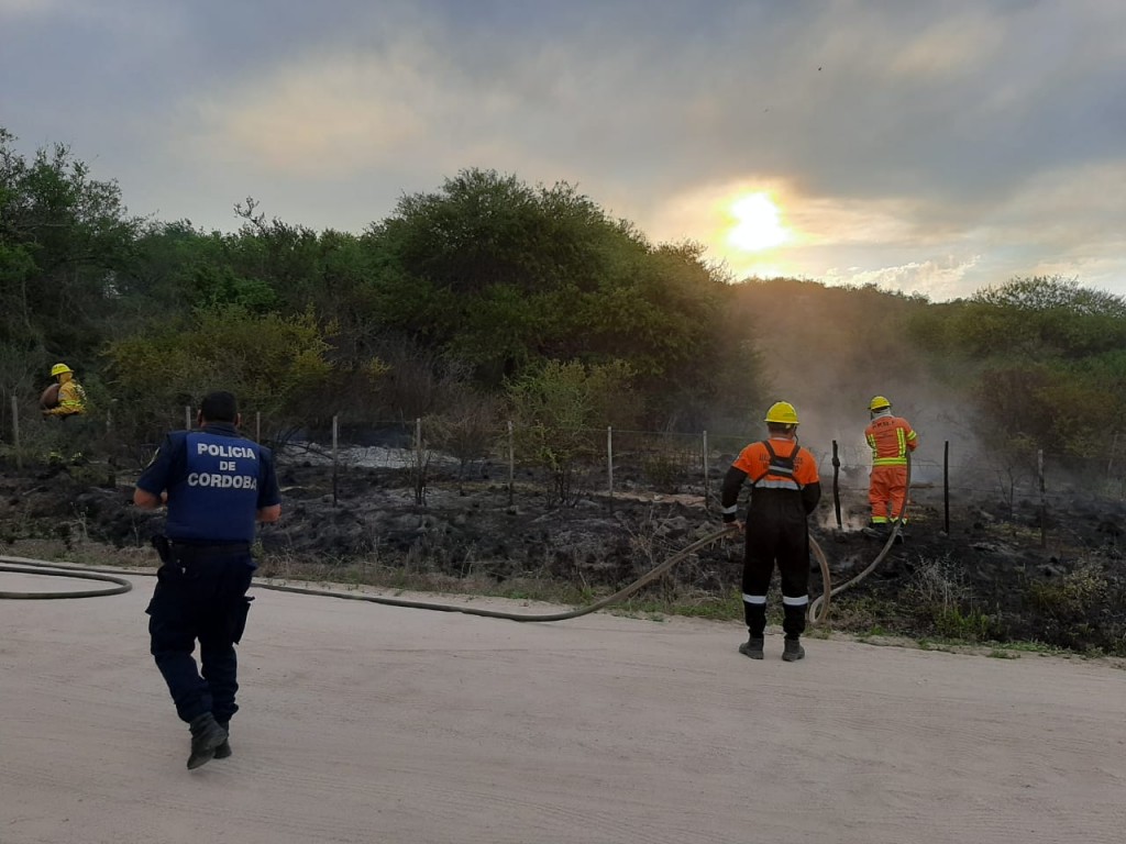 Incendio en el paraje La Gloria y La Florida