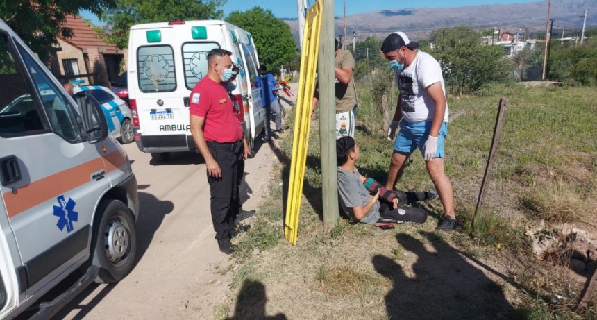 Accidente de tránsito entre dos motos con lesionados