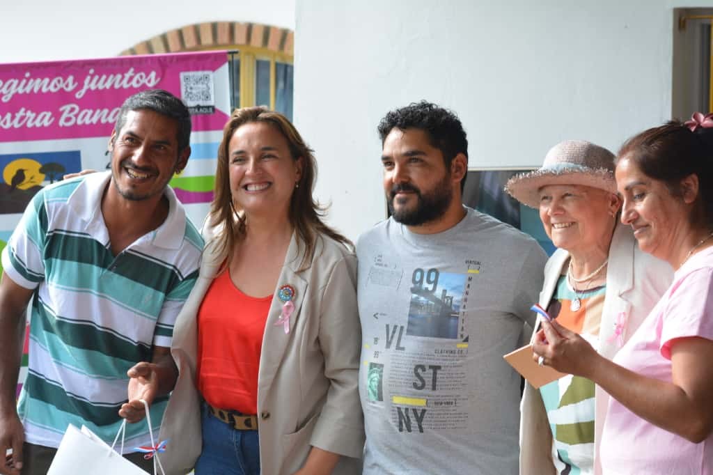 LA VICEGOBERNADORA PARTICIPÓ DE LA ENTREGA DE VIVIENDAS EN LOS HORNILLOS