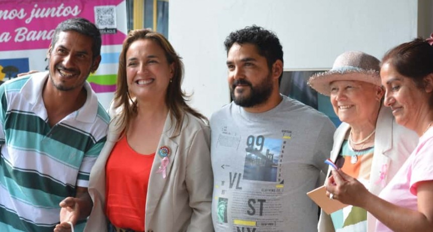 LA VICEGOBERNADORA PARTICIPÓ DE LA ENTREGA DE VIVIENDAS EN LOS HORNILLOS