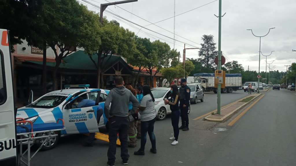 Accidente de tránsito con personal municipal lesionado.
