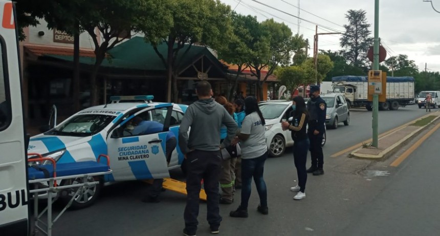 Accidente de tránsito con personal municipal lesionado.